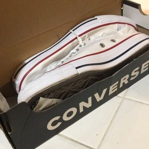 Converse Women’s Shoreline slip lo top in box